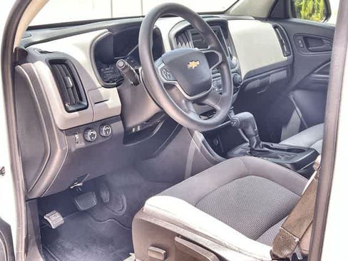 Used 2020 Chevrolet Colorado W/T w/ WT Convenience Package AWD/4WD image 3
