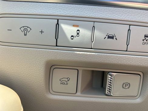 Used 2021 Hyundai Palisade Calligraphy image 15