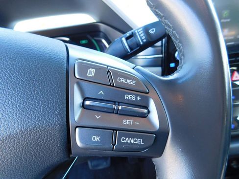 Used 2020 Hyundai Ioniq SE image 17