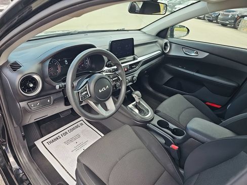 Used 2022 Kia Forte LXS w/ LXS Technology Package FWD image 11