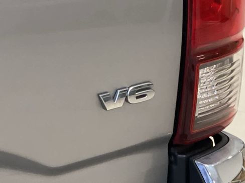 Used 2019 Toyota Tacoma TRD Off-Road image 12