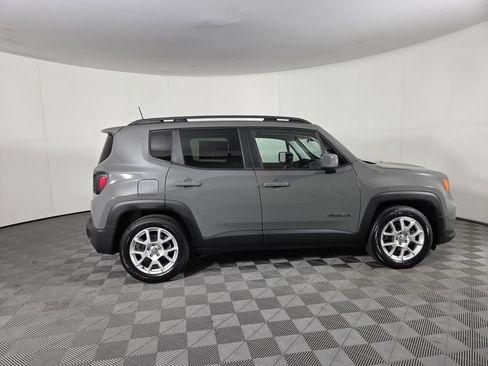 Used 2021 Jeep Renegade Latitude FWD image 4