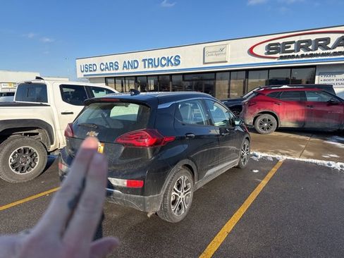 Used 2021 Chevrolet Bolt Premier w/ Infotainment Package image 5