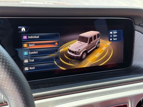 Used 2025 Mercedes-Benz G 580 w/ EQ Technology image 39