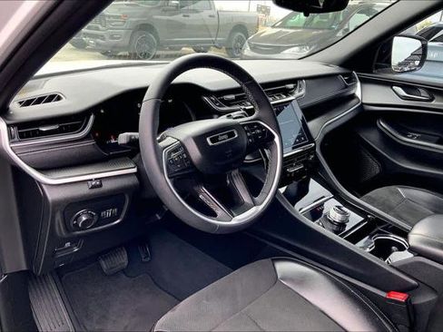 Certified 2023 Jeep Grand Cherokee Altitude image 16