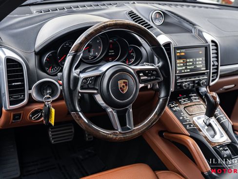 Used 2016 Porsche Cayenne S AWD/4WD image 21