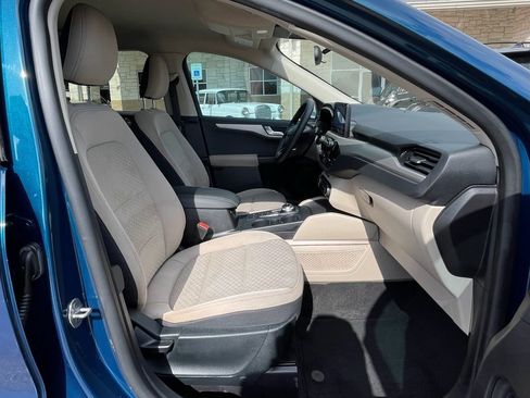 Used 2020 Ford Escape SE image 31