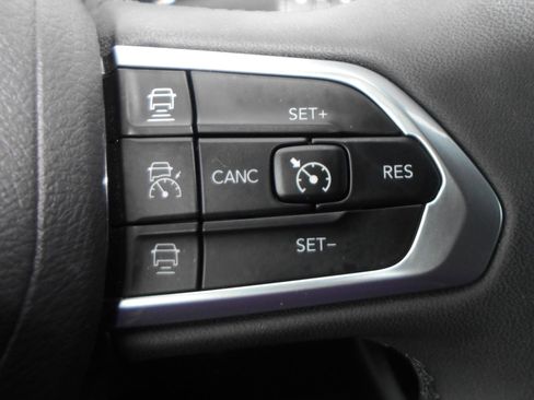 Certified 2024 Jeep Compass Limited image 16