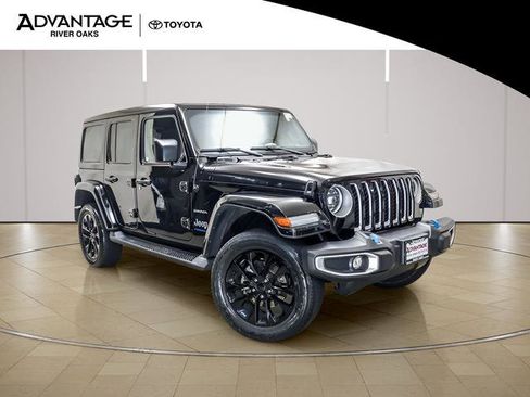 Used 2023 Jeep Wrangler Unlimited Sahara w/ Cold Weather Group AWD/4WD image 2