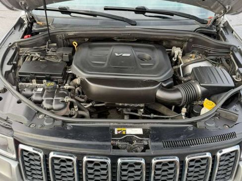 Used 2017 Jeep Grand Cherokee Limited image 29