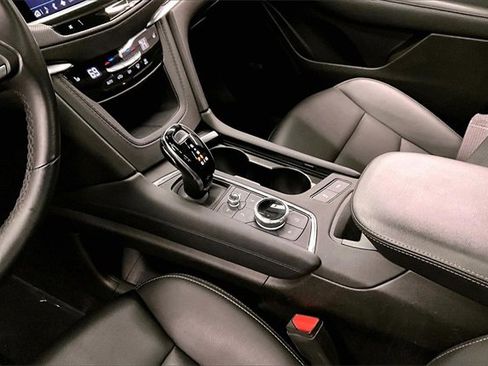 Used 2024 Cadillac XT6 Luxury image 14