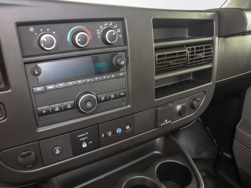 Used 2020 Chevrolet Express 3500 w/ Power Convenience Package image 18