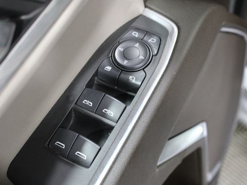 Used 2025 GMC Sierra 1500 SLT RWD image 7