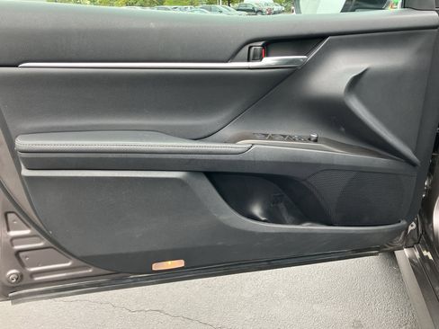 Used 2021 Toyota Camry XLE w/ Navigation Package image 18