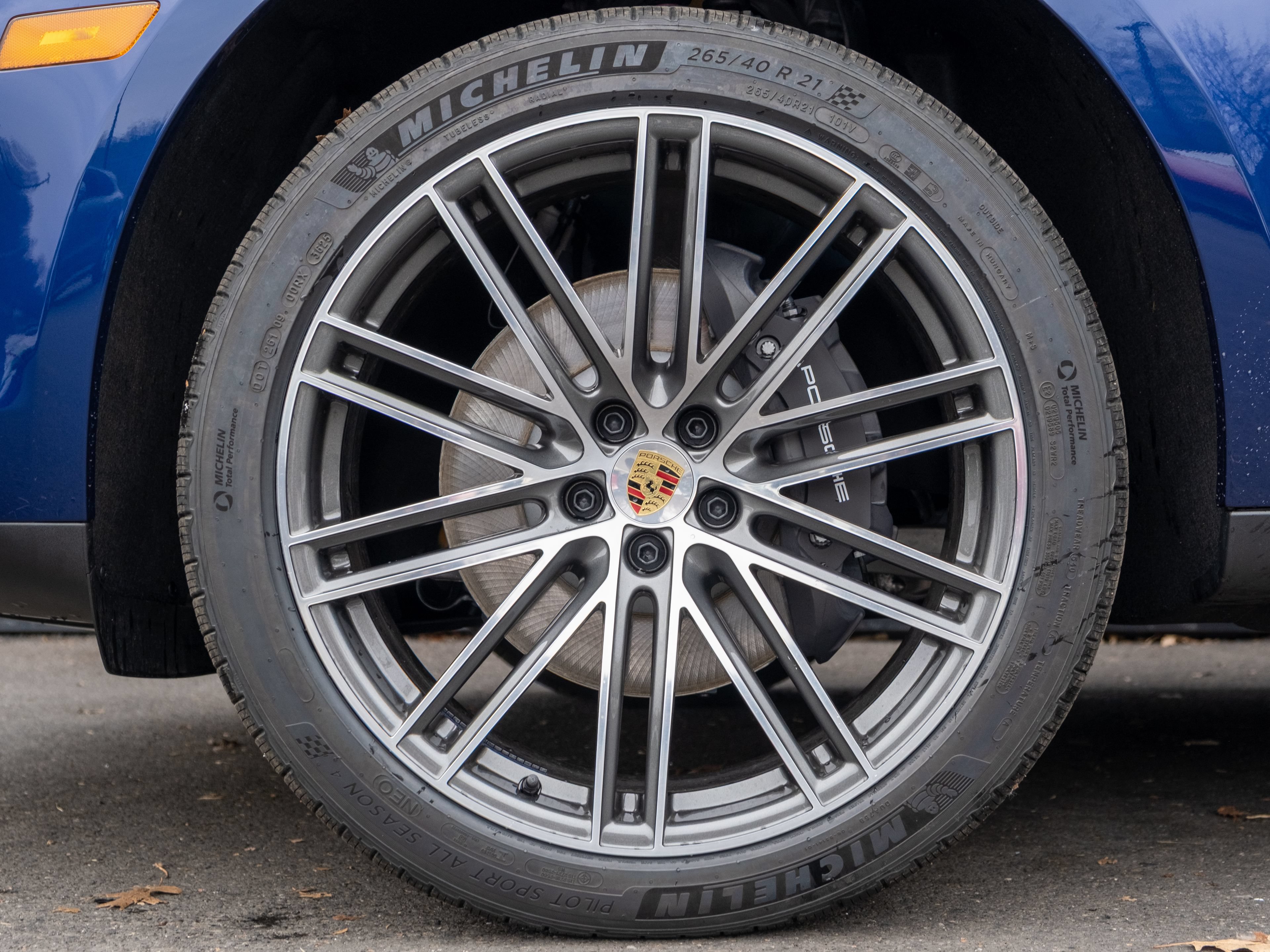 Certified 2026 Porsche Macan AWD/4WD image 12