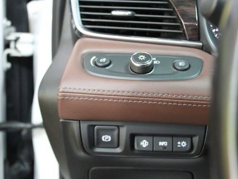 Used 2019 Buick LaCrosse Avenir w/ Driver Confidence Package II AWD/4WD image 15