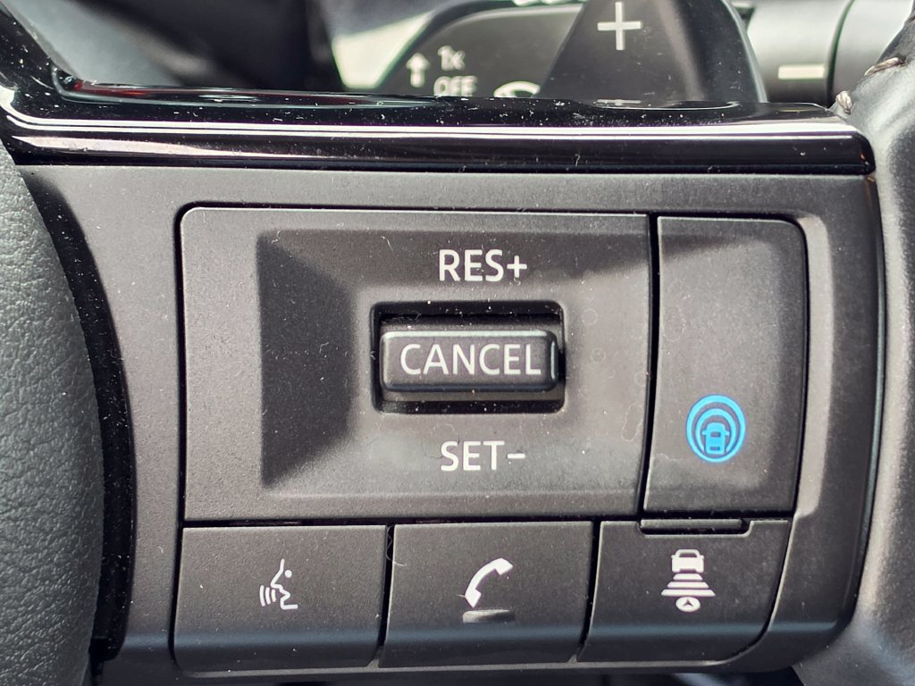 Used 2024 Nissan Pathfinder Platinum FWD image 18