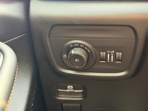 Used 2024 Jeep Grand Cherokee L Summit w/ High Altitude Package AWD/4WD image 19