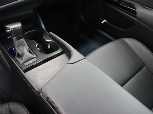 Used 2024 Lexus ES 350 w/ Accessory Package (Z2) FWD image 17