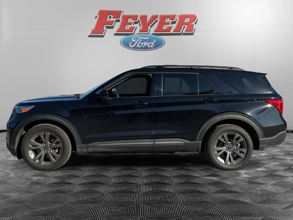 Certified 2023 Ford Explorer XLT w/ Equipment Group 202A RWD image 2