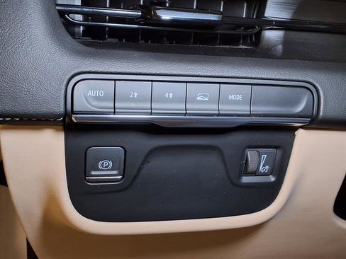 Certified 2023 Cadillac Escalade Premium Luxury w/ LPO, Radiant Package image 13