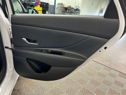 Used 2022 Hyundai Elantra Blue FWD image 14