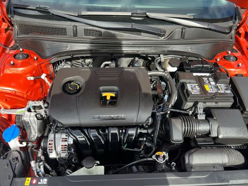 Used 2023 Kia Forte LXS w/ LXS Technology Package image 3