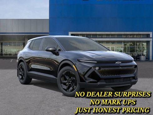 New 2026 Chevrolet Equinox EV LT w/ Midnight Package image 7