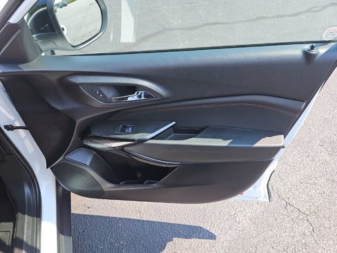 Used 2024 Chevrolet Trax RS w/ Sunroof Package FWD image 31