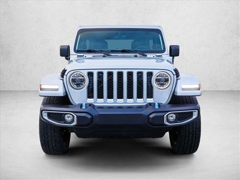 Used 2022 Jeep Wrangler Unlimited Sahara image 2