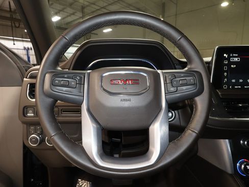 Certified 2023 GMC Yukon XL SLT image 10