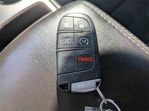 Used 2021 Jeep Grand Cherokee Laredo X image 25