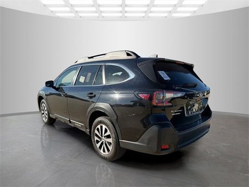 Used 2023 Subaru Outback Premium image 7