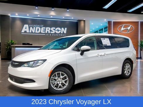 Used 2023 Chrysler Voyager LX FWD image 1
