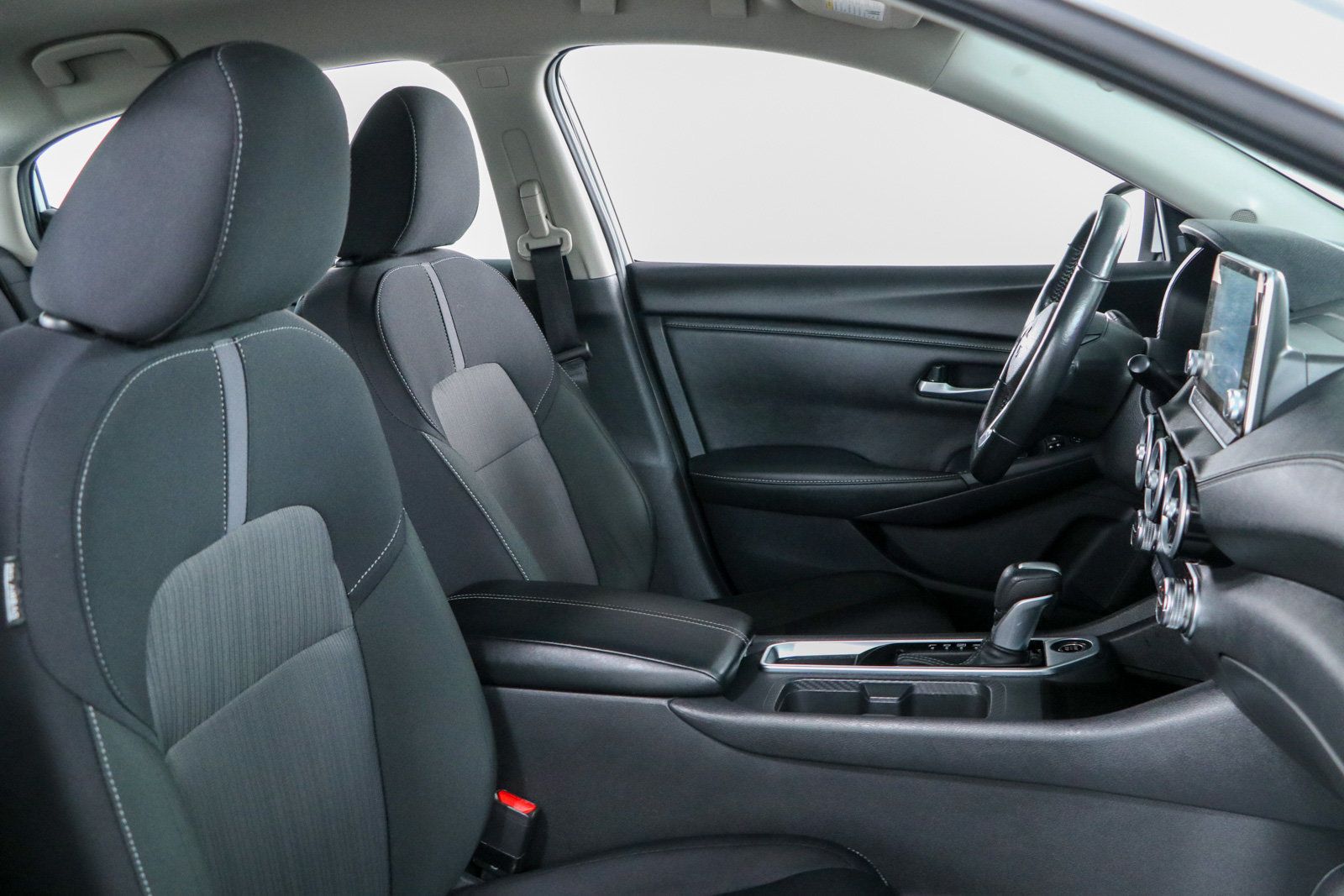 Used 2025 Nissan Sentra SV w/ All-Weather Package FWD image 26