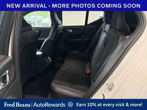 Used 2022 Volvo XC40 T5 R-Design w/ Climate Package AWD/4WD image 7