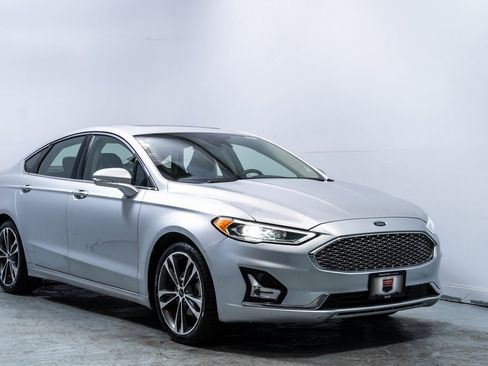 Used 2019 Ford Fusion Titanium image 9