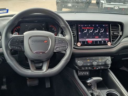 Used 2025 Dodge Durango GT RWD image 16