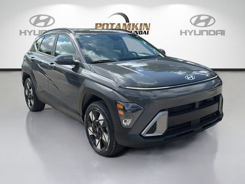 Used 2024 Hyundai Kona SEL w/ Convenience Package AWD/4WD image 3