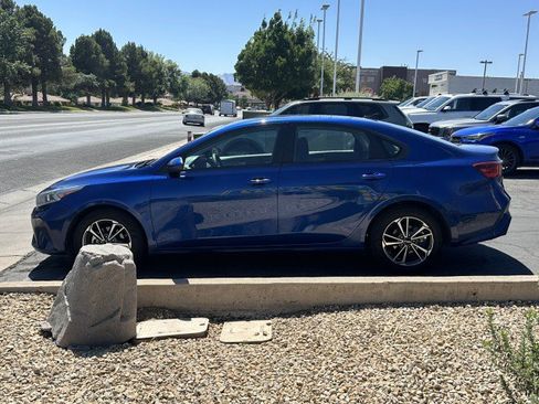Used 2022 Kia Forte LXS FWD image 6