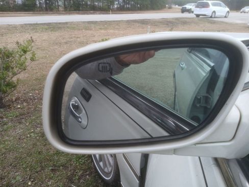 Used 2003 Lincoln Town Car Signature image 36