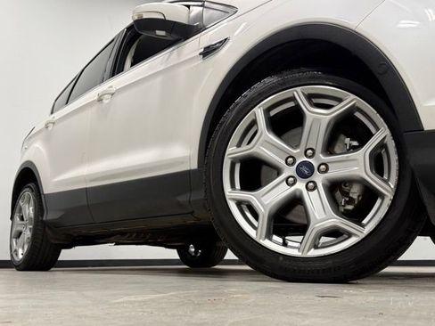 Used 2018 Ford Escape Titanium FWD image 3