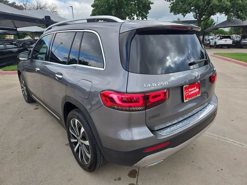 Used 2023 Mercedes-Benz GLB 250 4MATIC w/ Premium Package image 3