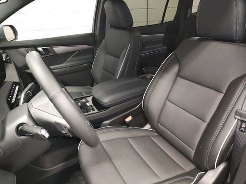 New 2026 Buick Enclave Preferred w/ LPO, Floor Liner Package image 26