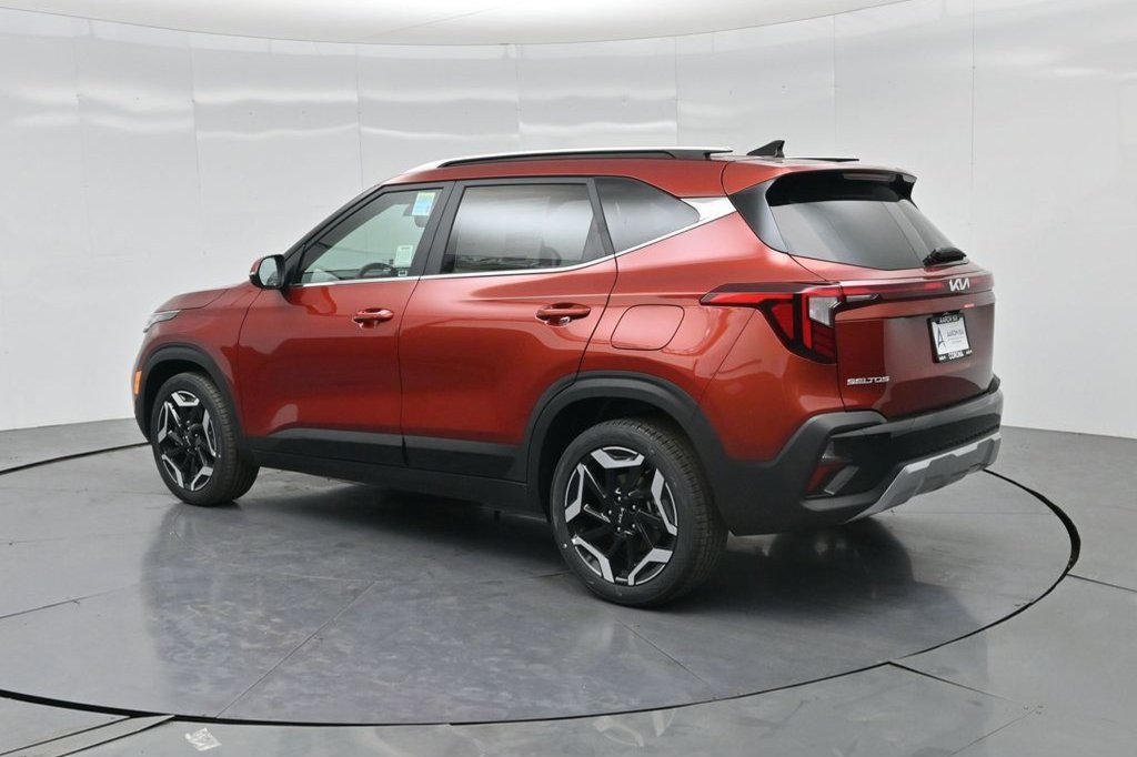 New 2026 Kia Seltos SX w/ SX Sunroof Package AWD/4WD image 3