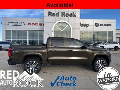 Used 2023 Chevrolet Colorado Z71 w/ Z71 Convenience Package 2