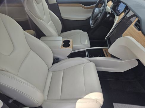 Used 2018 Tesla Model X 75D AWD/4WD image 7