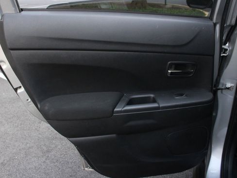 Used 2025 Mitsubishi Outlander Sport LE AWD/4WD image 21