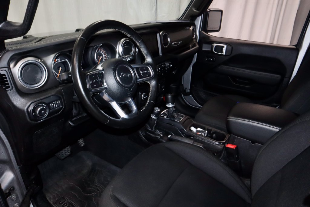 Used 2020 Jeep Wrangler Unlimited Sahara AWD/4WD image 25