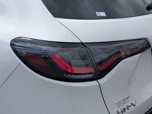 Used 2025 Honda HR-V Sport image 12
